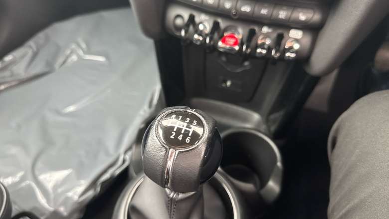 MINI Hatchback 2.0 Cooper S Exclusive 3dr Petrol Hatchback